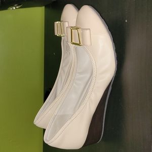 BNWOB Cole Haan Emory Bow Wedge (40mm)- size 7.5
